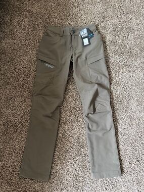 KUIU women’s attack pants NWT